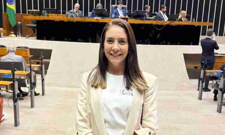 Primeira-dama de Mombaça, Lívia Alencar assume cargo estratégico no Governo do Ceará
