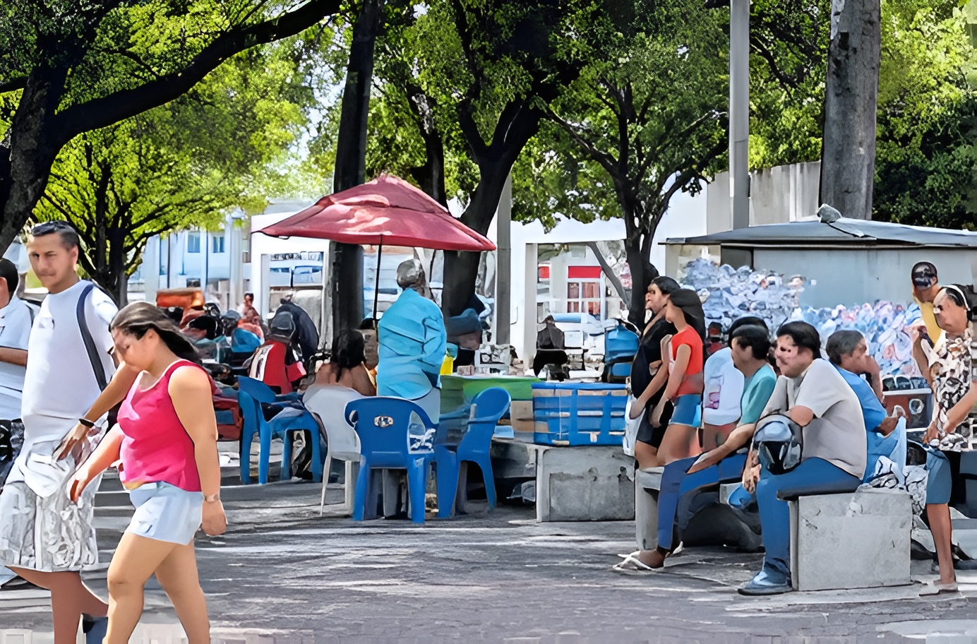 Maio do Trabalhador: Praça José de Alencar vira polo de empregos